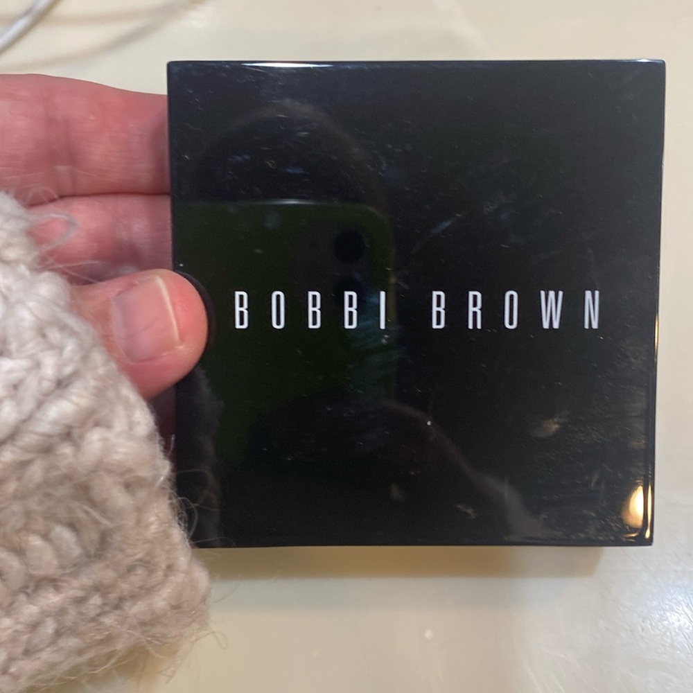 Bobbi Brown sheer finished pressed powdere, warm natural color. Never used.